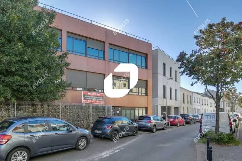 Bureau dans Gentilly à louer - Photo de l’immeuble – Image 1 sur 16