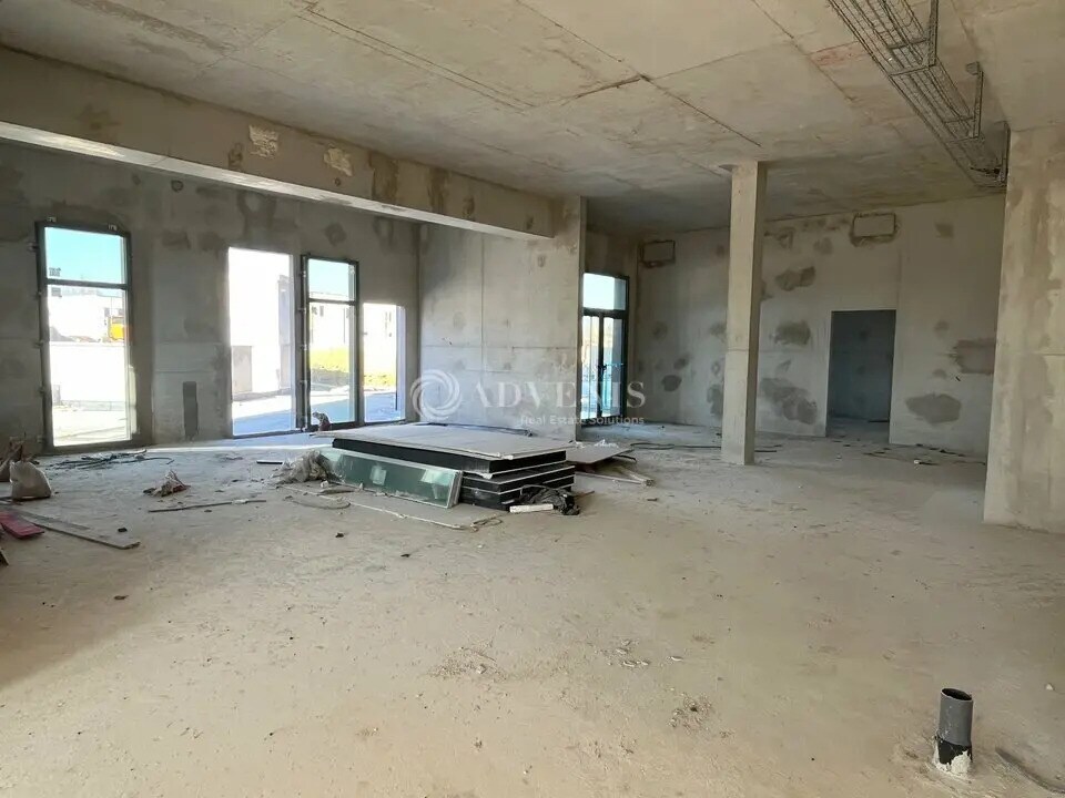 Local commercial dans Serris à vendre Photo intérieure– Image 1 sur 9