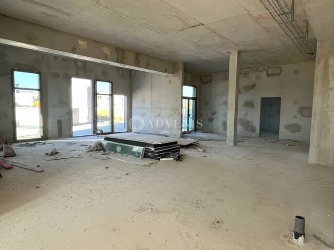 Plus de détails pour Local commercial à vendre