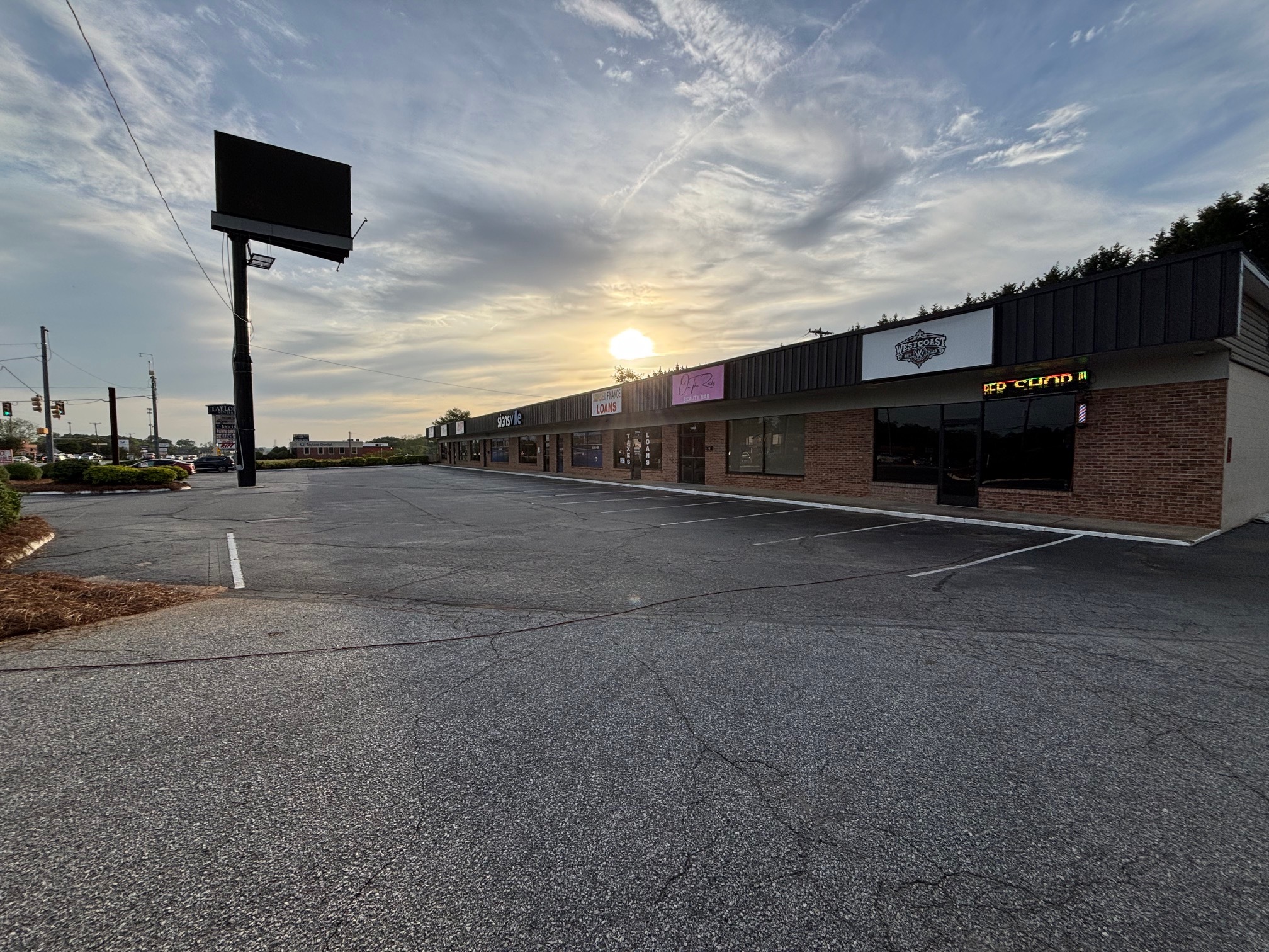 3180-3190 Wade Hampton Blvd, Taylors, SC à louer Photo de l’immeuble– Image 1 sur 3