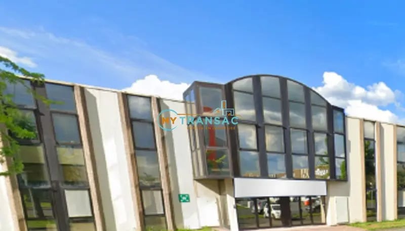 Local d’activités dans Bonneuil-sur-Marne à louer - Photo de l’immeuble – Image 1 sur 8