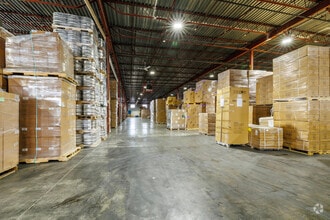 825 Rue Tecumseh, Dollard-des-Ormeaux, QC à louer Photo intérieure– Image 1 sur 6