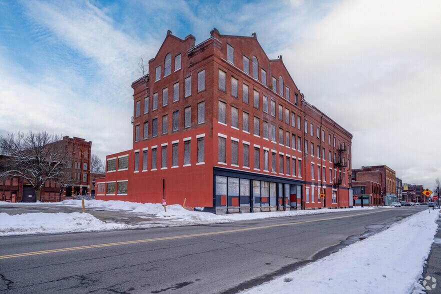 345-363 Dwight St, Holyoke, MA à vendre - Photo principale – Image 1 sur 46