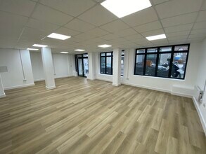 22-42 Gordon St, Luton à louer Photo intérieure– Image 1 sur 2