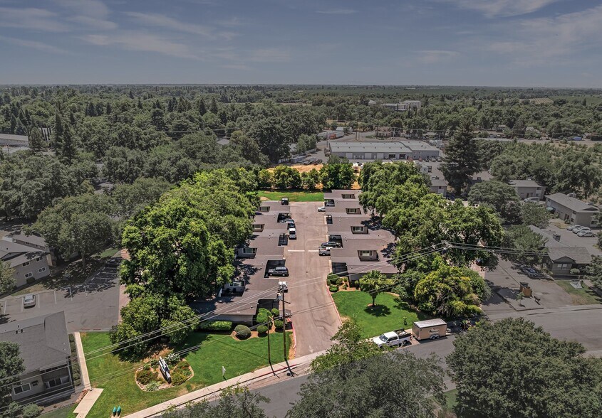 1445 W 3rd St, Chico, CA à vendre - Photo principale – Image 1 sur 33