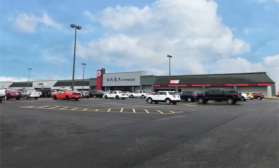 5325-5359 E Thompson Rd, Indianapolis, IN à louer - Photo de l’immeuble – Image 2 sur 3