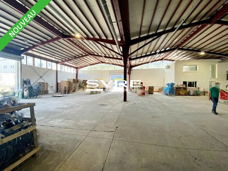 Local d’activités dans Aubagne à louer - Photo de l’immeuble – Image 1 sur 2