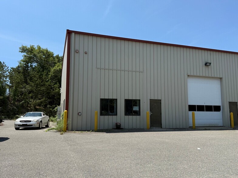 4 Crane Cir, Cataumet, MA à vendre - Photo de l’immeuble – Image 2 sur 7