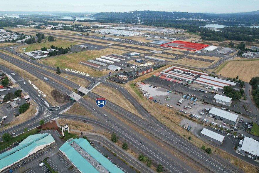 530 NW Graham Rd, Troutdale, OR à louer - Photo de l’immeuble – Image 3 sur 7