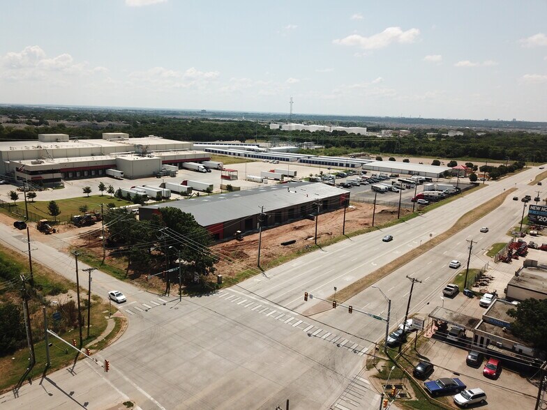 12300 S Pipeline Rd, Euless, TX à vendre - Photo de l’immeuble – Image 1 sur 4