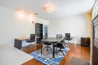2531 Central Ave, Saint Petersburg, FL à louer Photo intérieure– Image 2 sur 5