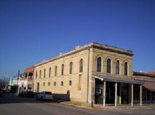 1124 18th St, Hondo, TX à vendre - Photo de l’immeuble – Image 3 sur 22