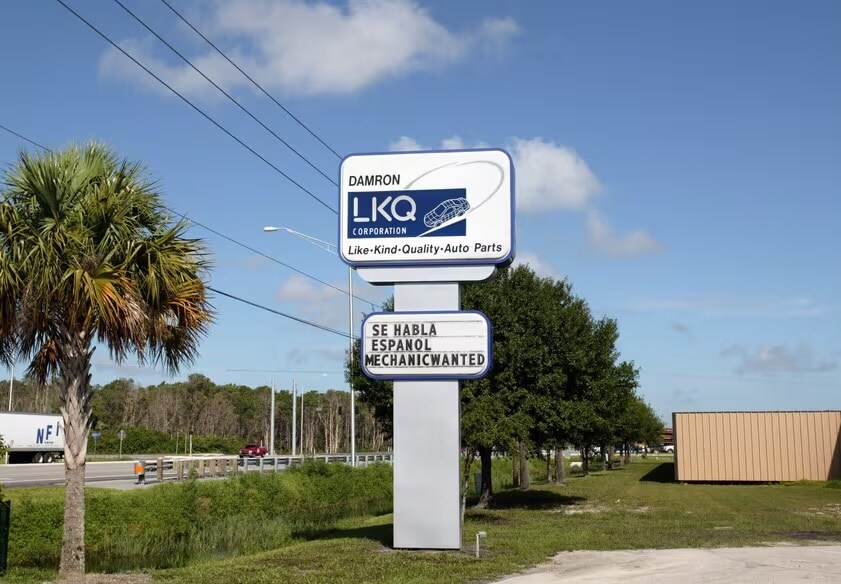 5001 Dr Martin Luther King Blvd, Fort Myers, FL à louer - Photo de l’immeuble – Image 2 sur 5