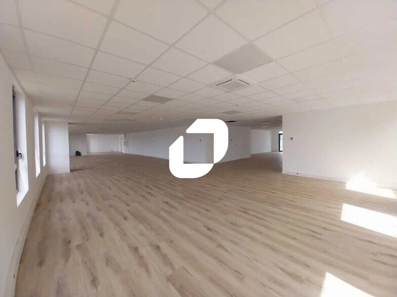 Bureau dans Montpellier à louer - Photo de l’immeuble – Image 1 sur 14