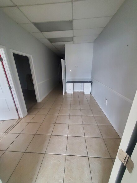 5303 E Colonial Dr, Orlando, FL à louer - Photo de l’immeuble – Image 3 sur 11
