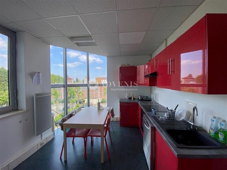 Bureau dans Neuilly-Plaisance à louer - Photo intérieure – Image 3 sur 8