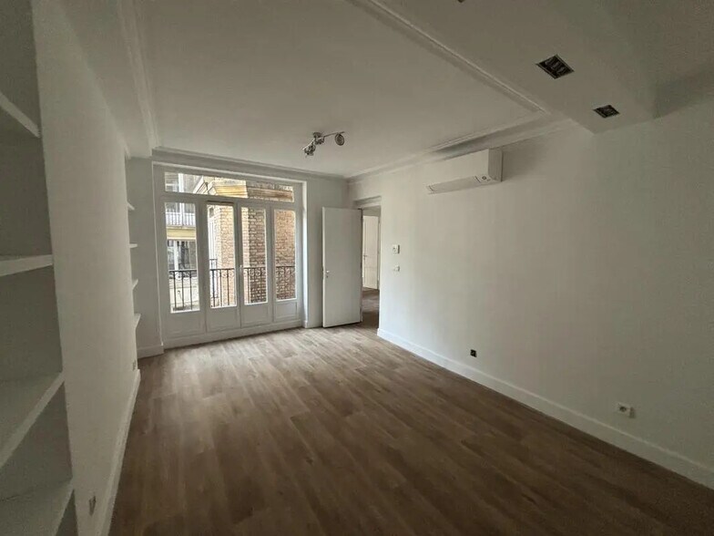 Bureau dans Paris à louer - Photo de l’immeuble – Image 3 sur 6