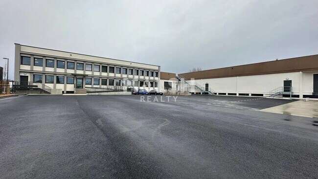 Plus de détails pour Bureau, Local d'activités à louer