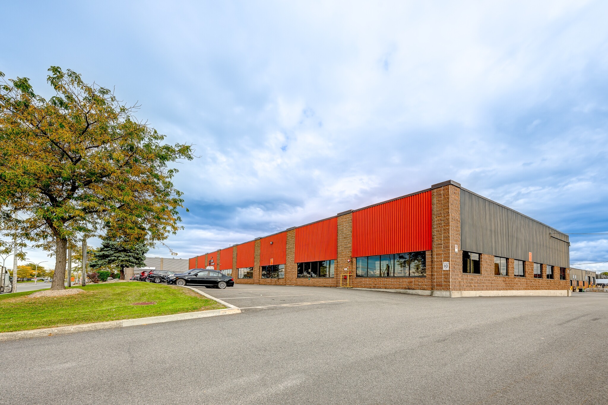 3540-3600 St Griffith, Montréal, QC à louer Photo de l’immeuble– Image 1 sur 6