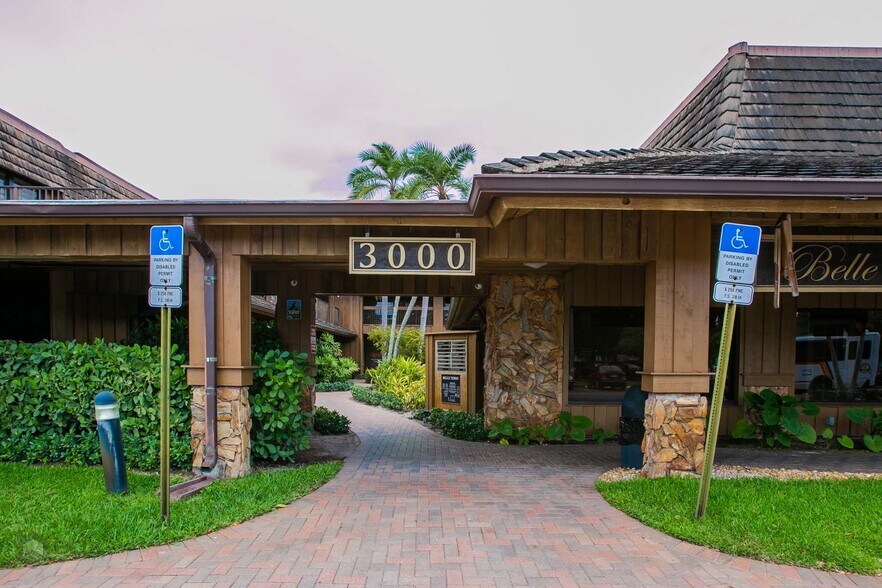 3000 N University Dr, Coral Springs, FL à vendre - Photo de l’immeuble – Image 2 sur 17