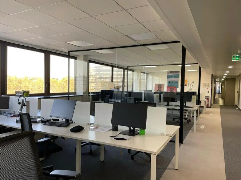 58 Boulevard Gouvion-Saint-Cyr, Paris à louer - Photo de l’immeuble – Image 1 sur 14