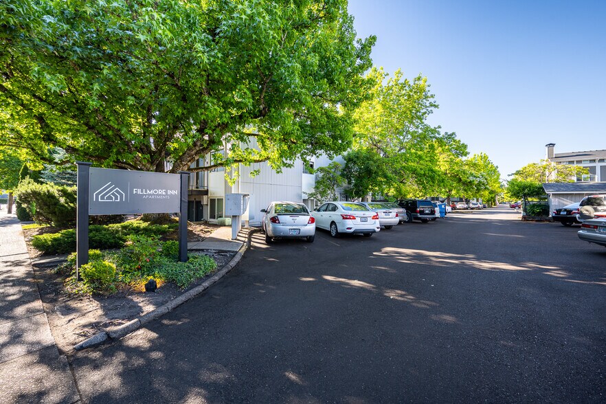 760 NW 21st St, Corvallis, OR à vendre - Photo de l’immeuble – Image 1 sur 38