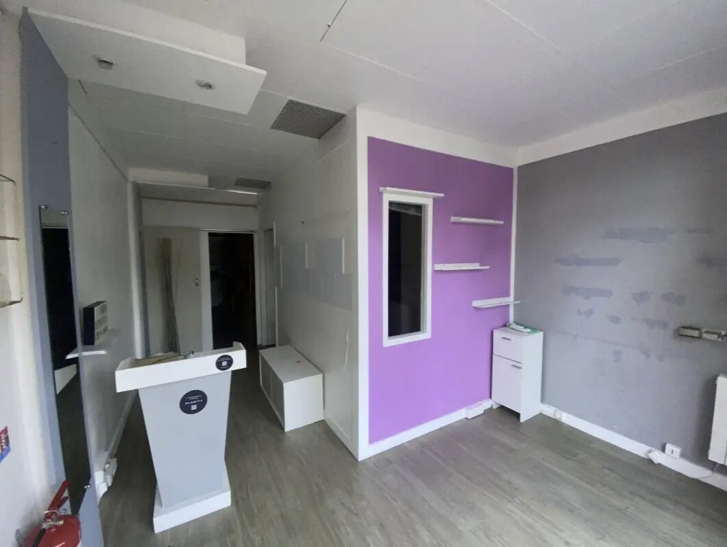 Local commercial dans Versailles à louer Photo intérieure– Image 1 sur 6