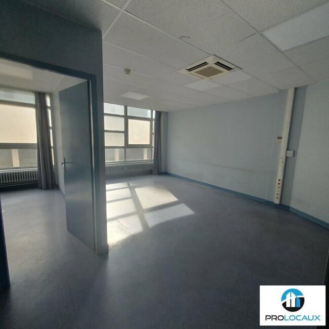 Plus de détails pour Bureau à vendre