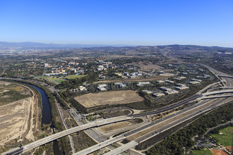 130 Theory Dr, Irvine, CA - VUE AÉRIENNE  vue de carte