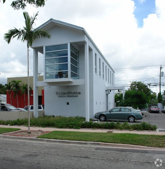 127 Grand Ave, Coconut Grove, FL à louer - Photo de l’immeuble – Image 3 sur 5