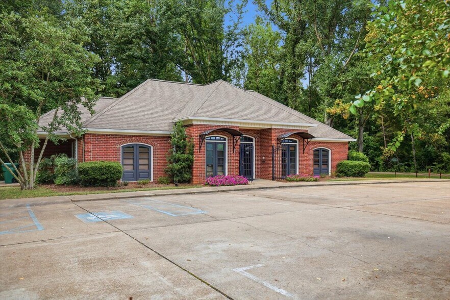 200 Forest View Dr, Raymond, MS à louer - Photo de l’immeuble – Image 3 sur 27