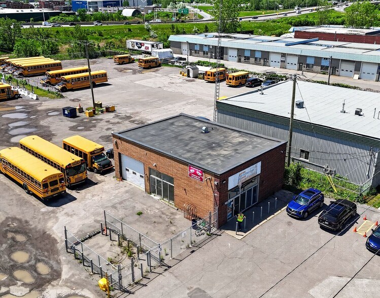 1180 av. LaPlace, Laval, QC à louer - Photo de l’immeuble – Image 3 sur 6