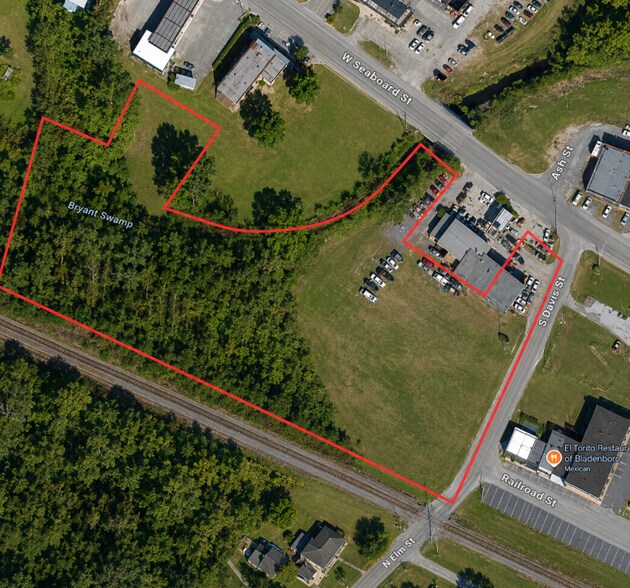 300 W Seaboard St st, Bladenboro, NC à vendre - Photo de l’immeuble – Image 3 sur 4