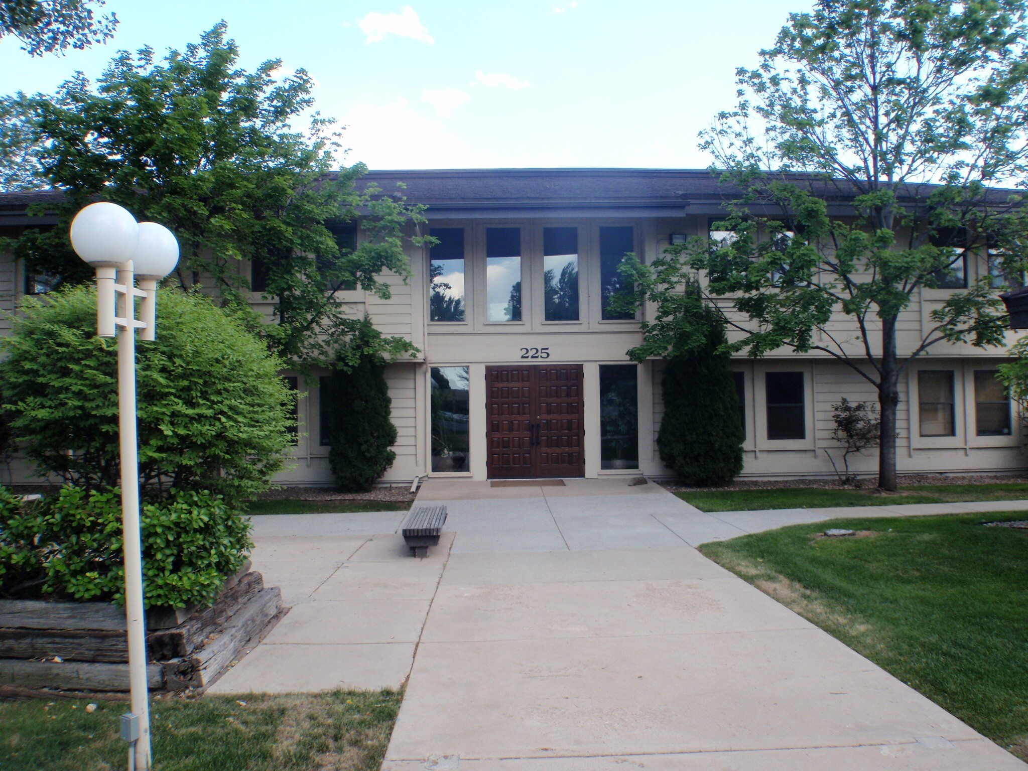 225 E Cheyenne Mountain Blvd, Colorado Springs, CO à louer Photo de l’immeuble– Image 1 sur 5