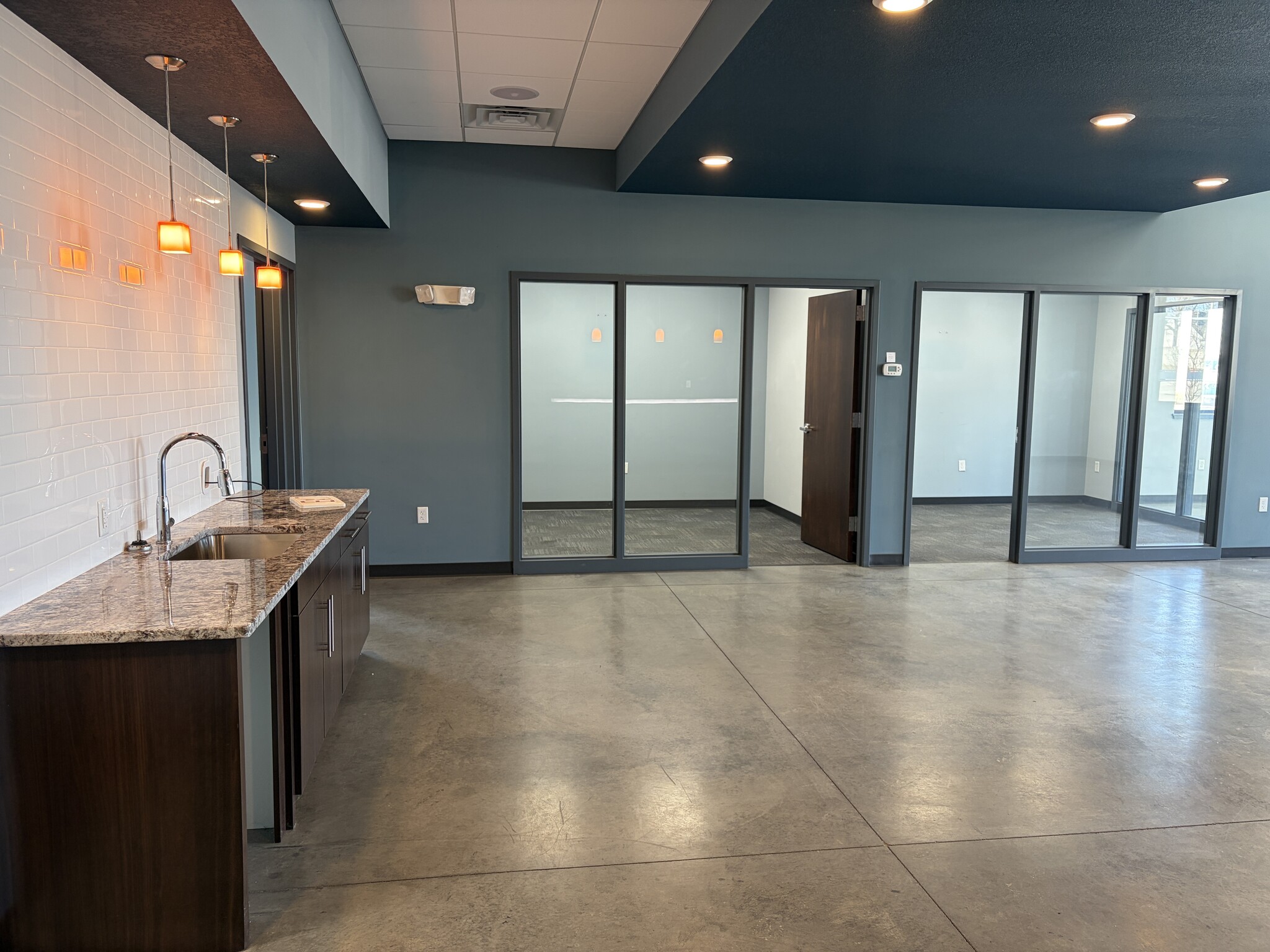 9593 N McGee St, Kansas City, MO à louer Photo intérieure– Image 1 sur 12