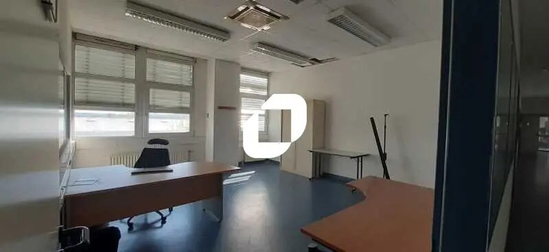 Bureau dans Goussainville à louer - Photo de l’immeuble – Image 3 sur 8