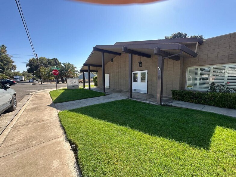 2561 5th St, Ceres, CA à vendre - Photo de l’immeuble – Image 2 sur 13