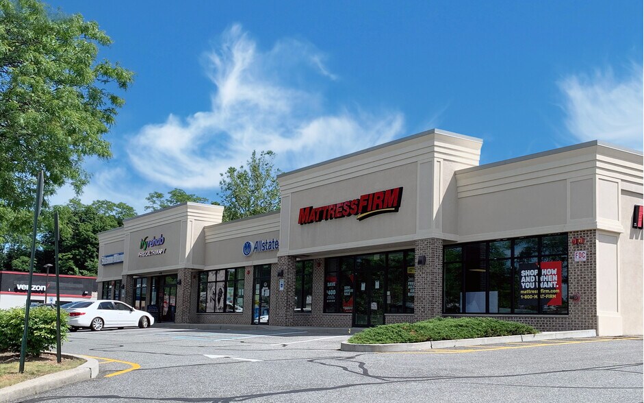 32-36 S Route 9W, West Haverstraw, NY à louer - Photo de l’immeuble – Image 1 sur 3