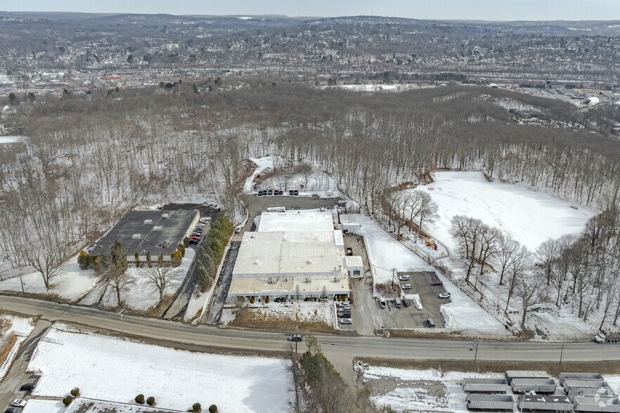 266 Brookside Rd, Waterbury, CT à louer - Photo principale – Image 1 sur 3