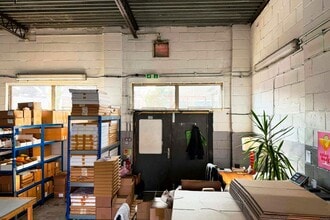 Priestley Rd, Basingstoke à louer Photo intérieure– Image 2 sur 3