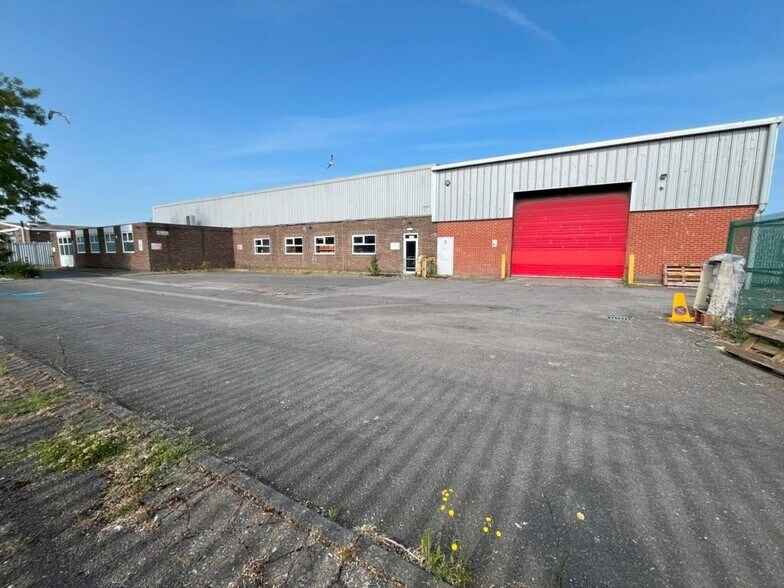 8 Whittle Rd, Ipswich à louer - Photo de l’immeuble – Image 3 sur 3