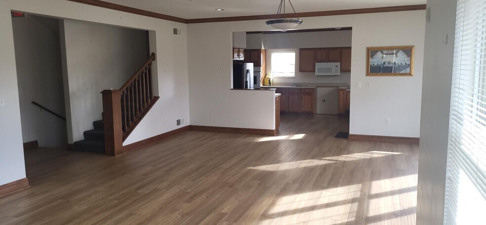221 Felician Dr, Moon Twp, PA à vendre - Photo de l’immeuble – Image 2 sur 13