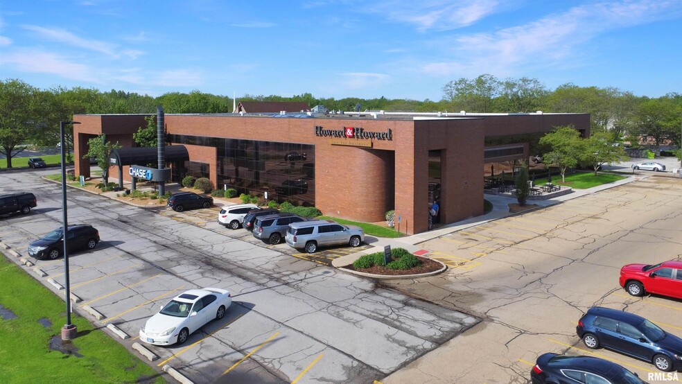 7707 N Knoxville Ave, Peoria, IL à louer - Photo de l’immeuble – Image 1 sur 3
