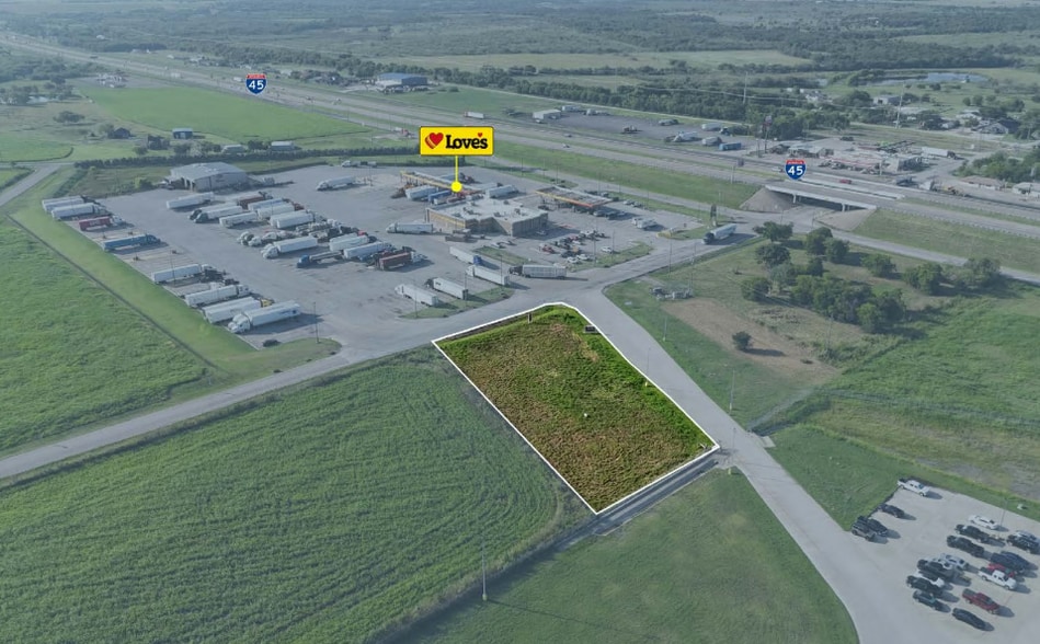131 Main Street, Ennis, TX à vendre - Aérien – Image 1 sur 11