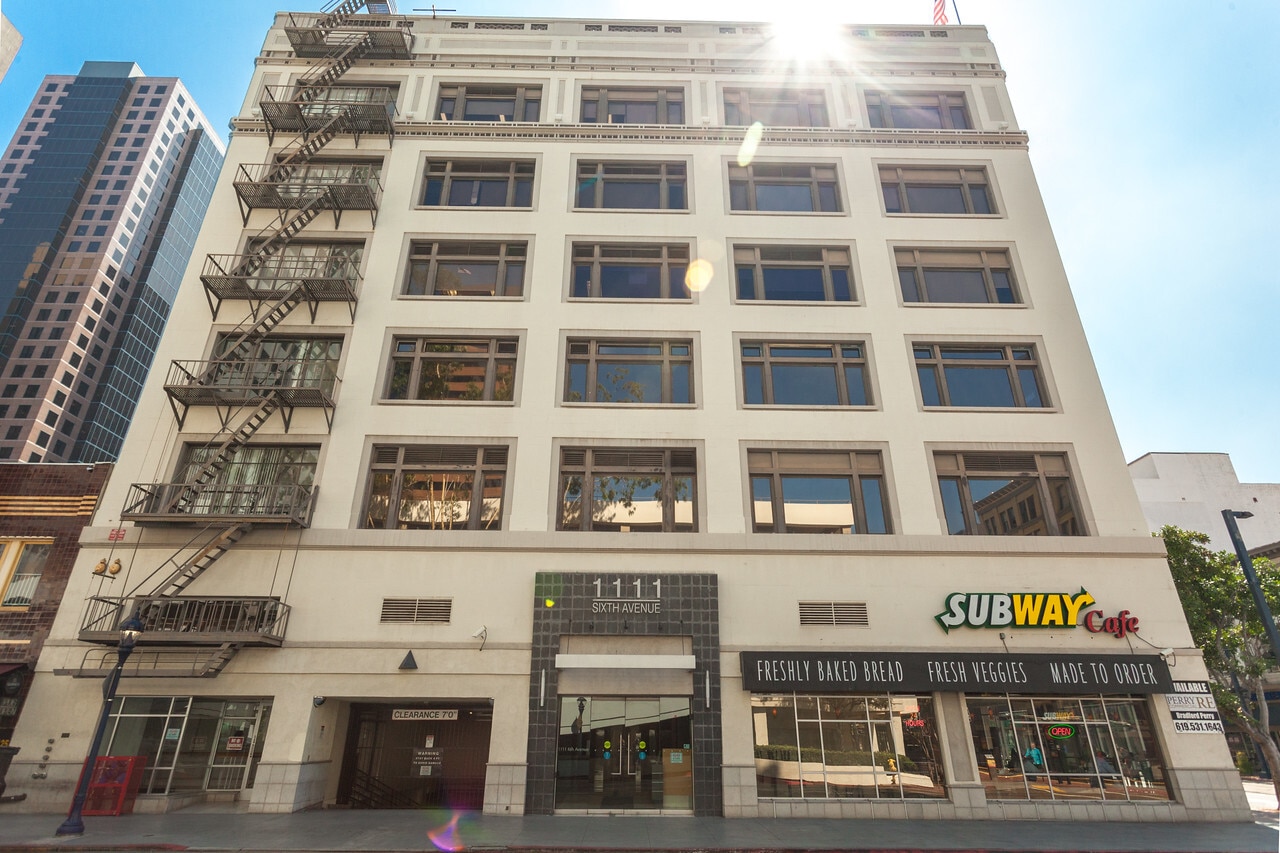 1111 6th Ave, San Diego, CA à louer Photo de l’immeuble– Image 1 sur 2