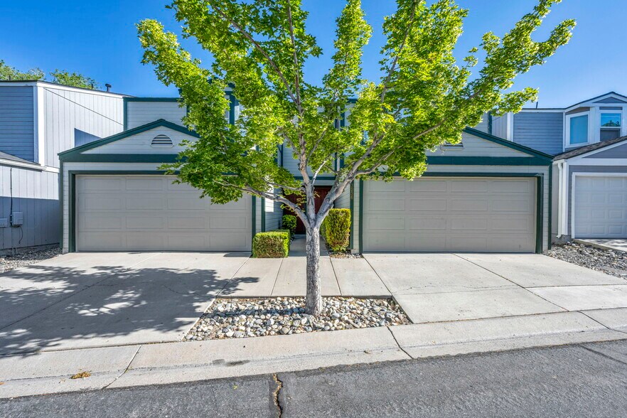 3936 Village Dr, Carson City, NV à vendre - Photo de l’immeuble – Image 1 sur 39