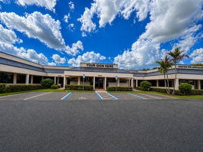 2836-2854 SE Federal Hwy, Stuart, FL à louer Photo intérieure– Image 1 sur 7