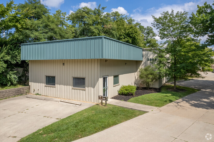 3862 Race Rd, Cincinnati, OH à louer - Photo principale – Image 1 sur 26