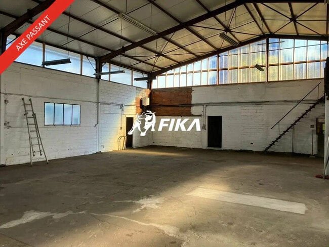 Plus de détails pour Local d’activités à vendre