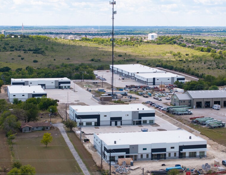 1340 FM 2001, Buda, TX à louer - Photo de l’immeuble – Image 1 sur 15